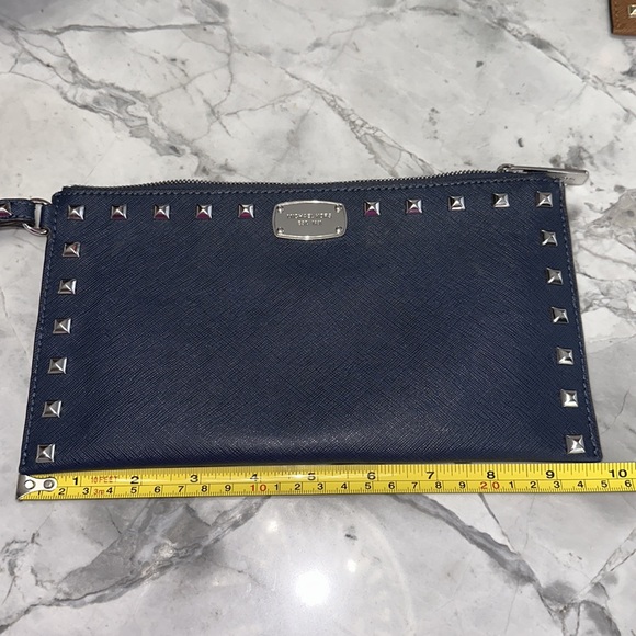 Michael Kors clutch - Picture 9 of 10